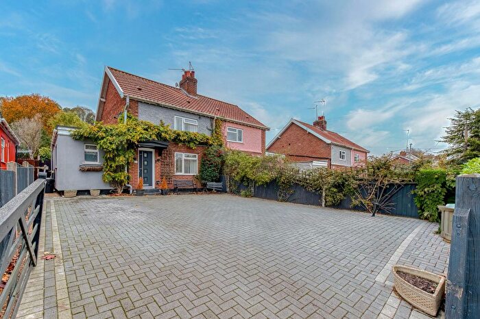 3 Bedroom Semi-Detached House For Sale In West End, Costessey, NR8