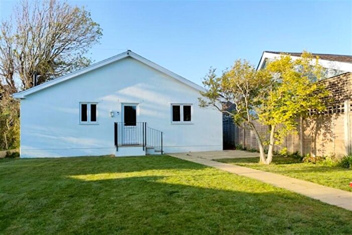 2 Bedroom Detached Bungalow To Rent In Crablands, Selsey, PO20