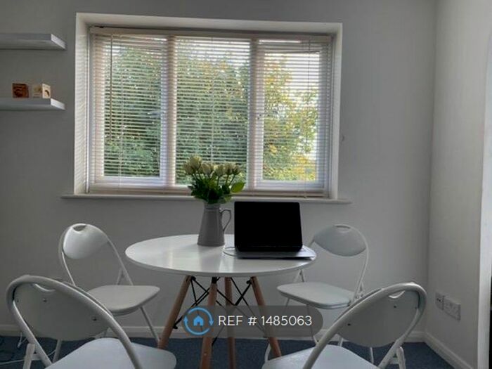 1 Bedroom Flat To Rent In Waddington Close, London, EN1