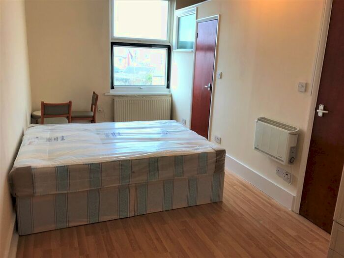 Studio To Rent In Pownall Gardens, Hounslow, TW3