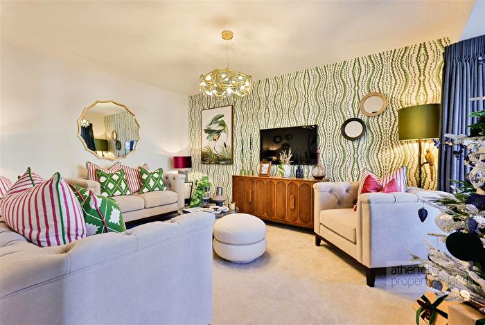 4 Bedroom Detached House For Sale In Meadow View Close, Worsthorne, Burnley, BB10