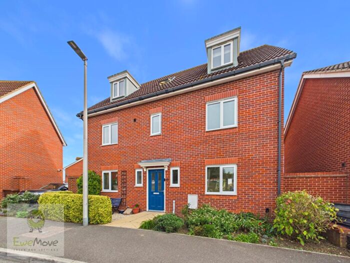 5 Bedroom Detached House For Sale In Rivenhall Way, Hoo, Rochester, ME3