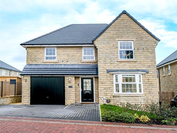 4 Bedroom Detached House For Sale In Bowland Close, Honley, HD9