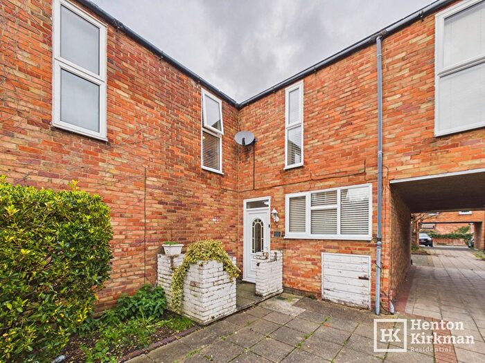 3 Bedroom Terraced House For Sale In Elizabeth Way, Laindon, SS15
