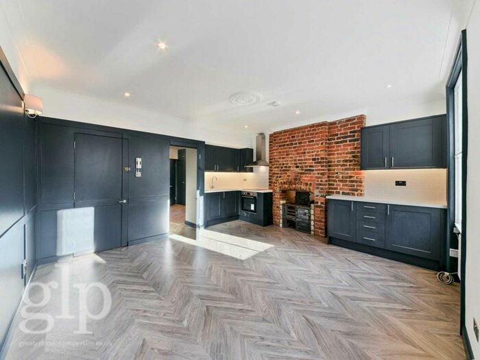 1 Bedroom Flat To Rent In Bateman Street, Soho, W1D