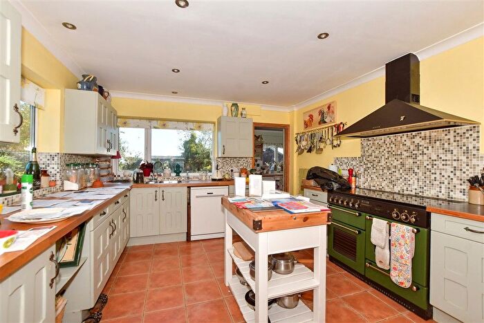 4 Bedroom Chalet For Sale In Dunes Road, Greatstone, Kent, TN28