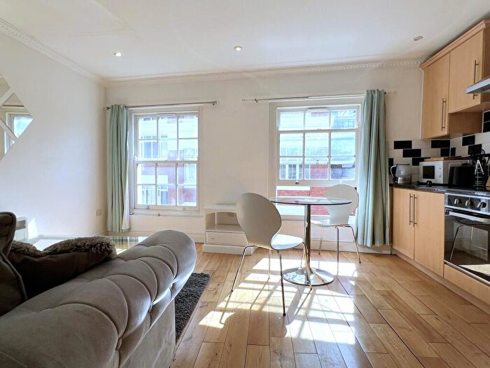 1 Bedroom Flat To Rent In White Church Lane, Aldgate, London., E1