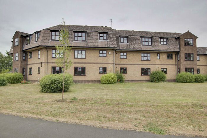 2 Bedroom Apartment To Rent In Park View Court, Eaton Ford, PE19