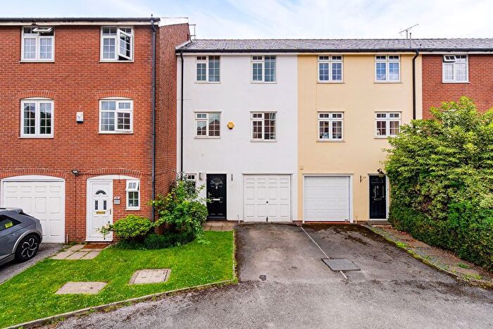 4 Bedroom Town House To Rent In Merchants Quay, Salford, M50