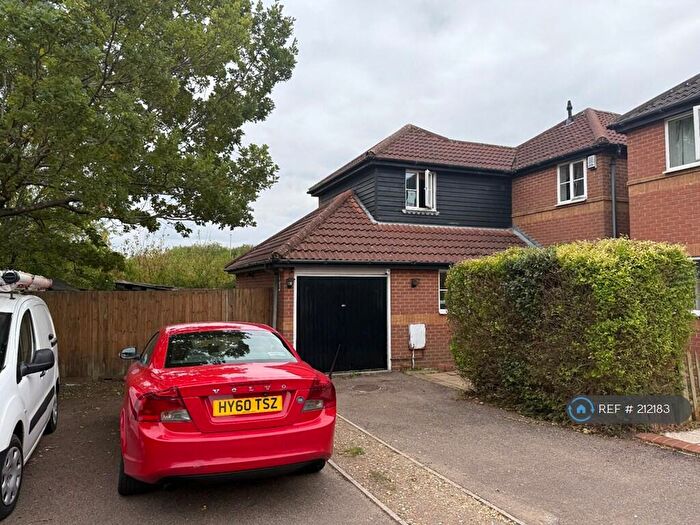 4 Bedroom Detached House To Rent In Badgers Oak, Milton Keynes, MK7