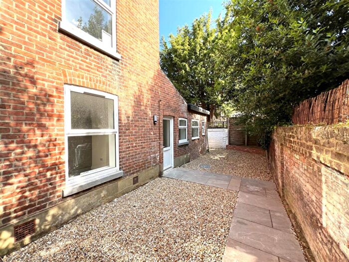 1 Bedroom Flat To Rent In St Ursula Grove, Southsea, PO5