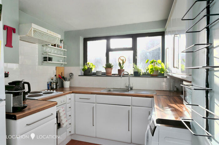 1 Bedroom Flat To Rent In The Trees, N16