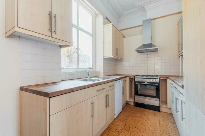 2 Bedroom Flat To Rent In Oakfield Road, Finsbury Park, London, N4