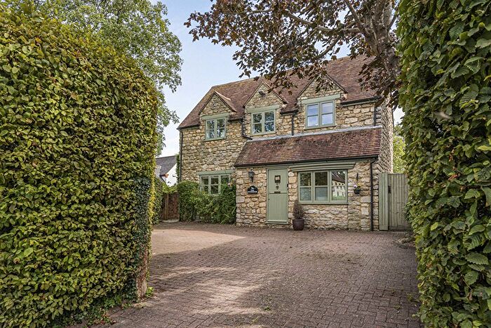 3 Bedroom Detached House For Sale In Marsh Gibbon, Bicester, OX27