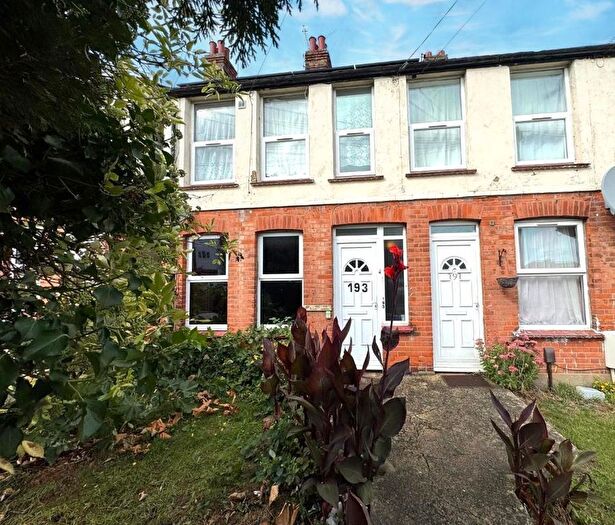 1 Bedroom Flat For Sale In Carlton Avenue, Westcliff-On-Sea, SS0