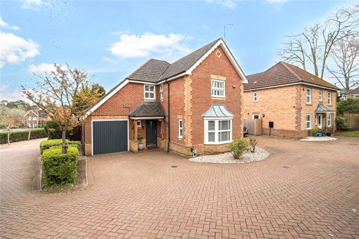 4 Bedroom Detached House For Sale In Clarence Drive, Camberley, Surrey, GU15