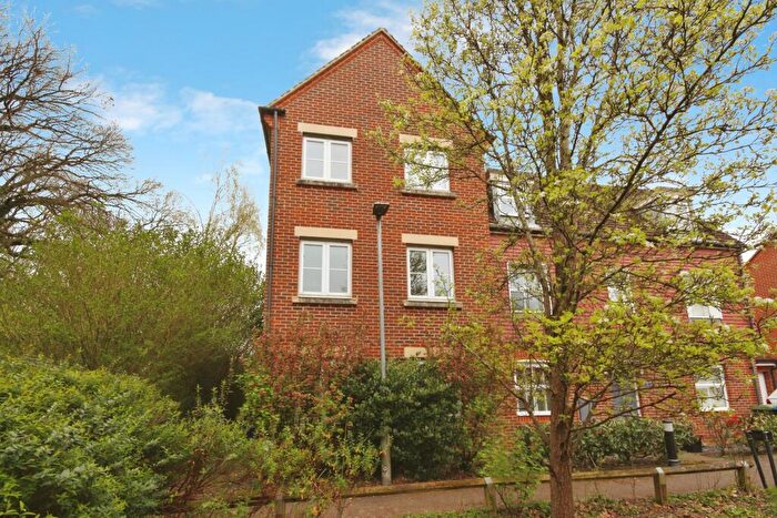 5 Bedroom End Of Terrace House To Rent In Pheasant View, Bracknell, RG12