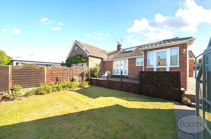 2 Bedroom Bungalow For Sale In Yarnhams Close, Four Marks, Alton, Hampshire, GU34