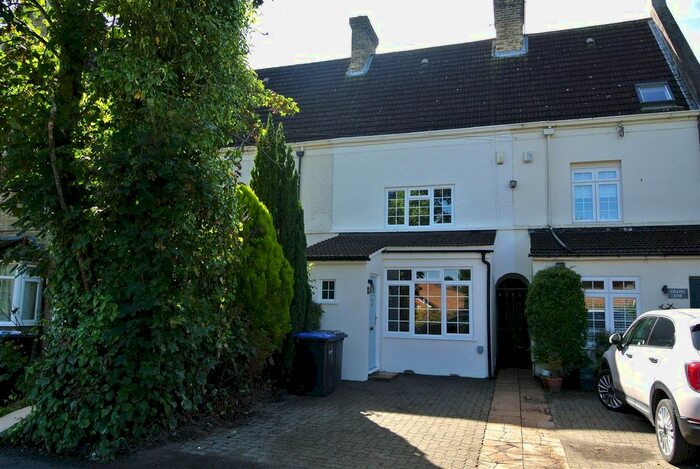 3 Bedroom Terraced House To Rent In South Road, Englefield, TW20