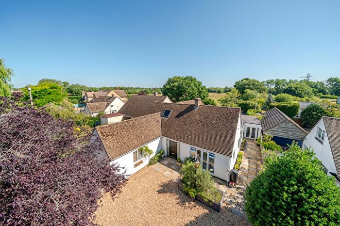 5 Bedroom Detached House For Sale In Ducklington, Oxfordshire, OX29