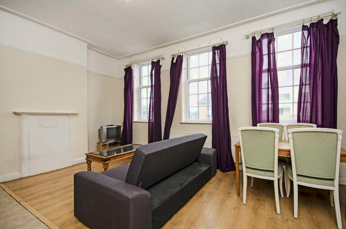 2 Bedroom Flat To Rent In Ashbourne Parade, Temple Fortune, London, NW11