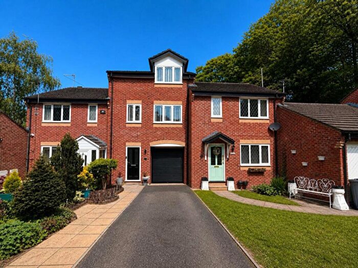 2 Bedroom Mews For Sale In Beechwood Mews, Macclesfield, SK10