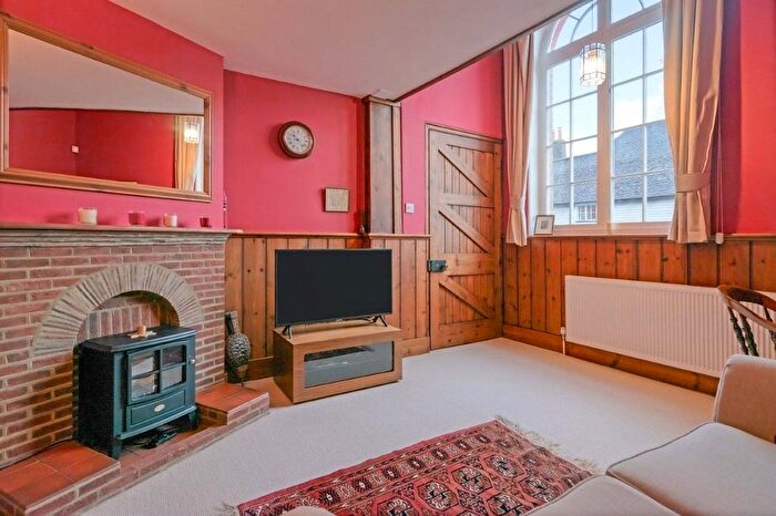 4 Bedroom Country House For Sale In Town Hill, Lamberhurst, East Sussex, TN3 - Photo 7