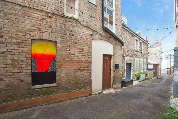 1 Bedroom Flat For Sale In Bank Street, Newquay, Cornwall, TR7