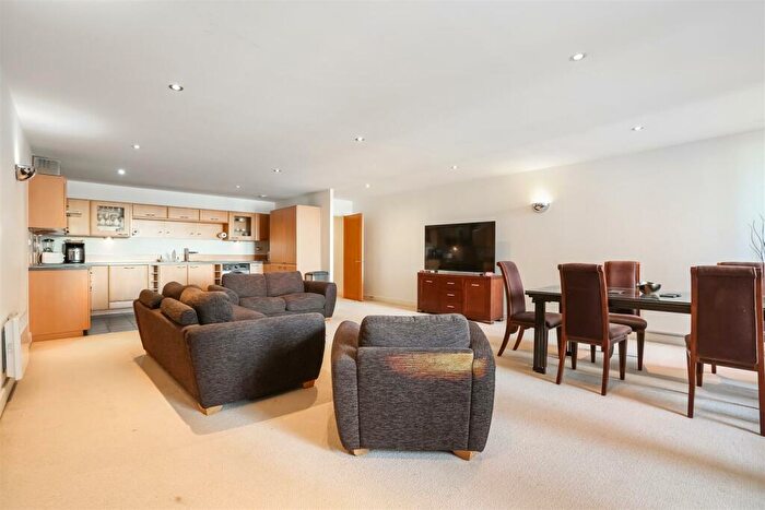 3 Bedroom Apartment For Sale In Western Gateway, London, E16