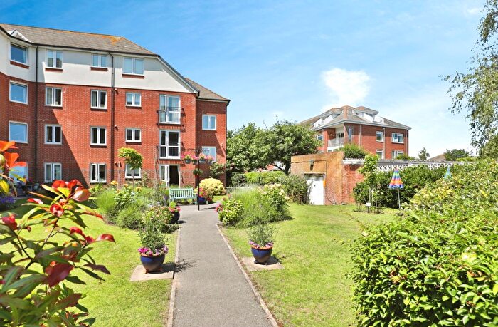 2 Bedroom Property To Rent In Stour Road, Christchurch, BH23