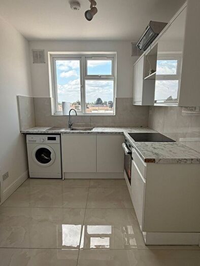1 Bedroom Flat To Rent In Heathway Dagenham Dagenham, Dagenham, RM9