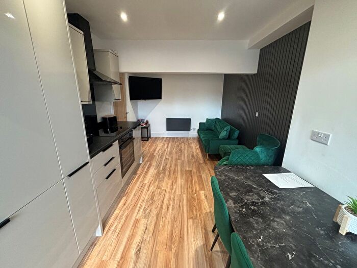 3 Bedroom Flat To Rent In Great Stone Road, Manchester, M32