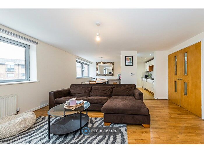 3 Bedroom Flat To Rent In Islington, London, N7