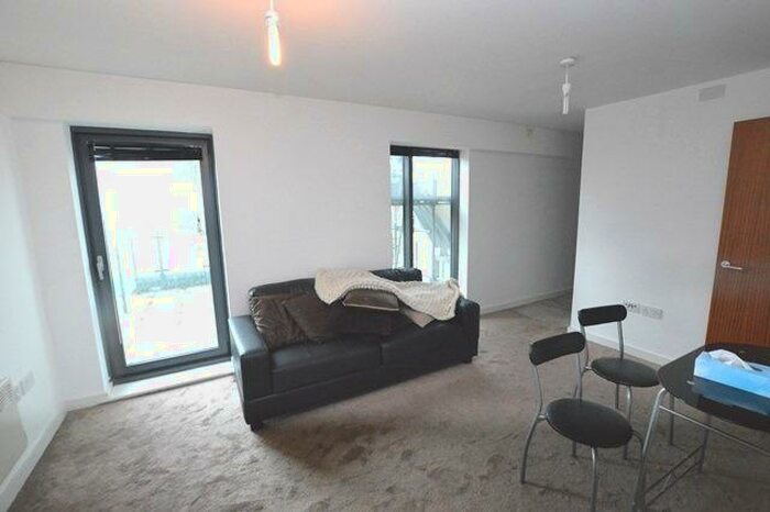 Apartment To Rent In Skyline, St Peters Square, City Centre, LS9