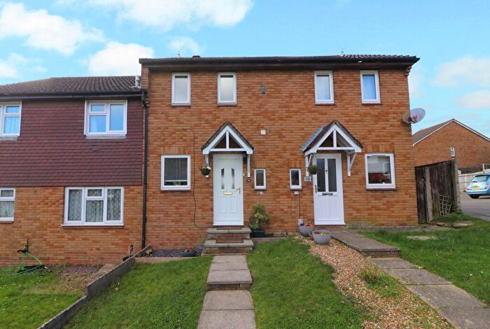 2 Bedroom Terraced House For Sale In Diligence Close, Bursledon, SO31