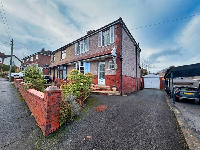 4 Bedroom Semi Detached House For Sale In Sunnyhurst Lane, Darwen, BB3