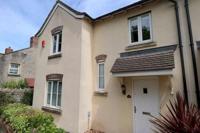 4 Bedroom House To Rent In Buttercup Lane, Street, BA16