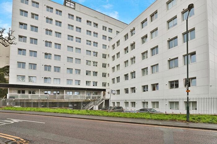 2 Bedroom Flat For Sale In Prince Of Wales Road, Westbourne, Bournemouth, Dorset, BH4