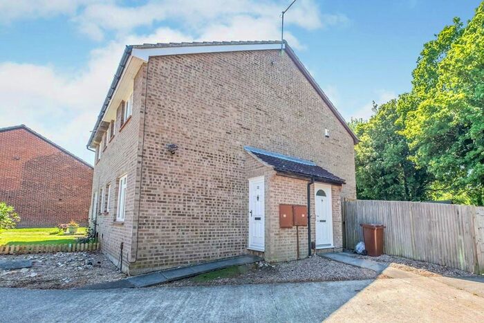 1 Bedroom House To Rent In Tay Close, Kent, Chatham, ME5