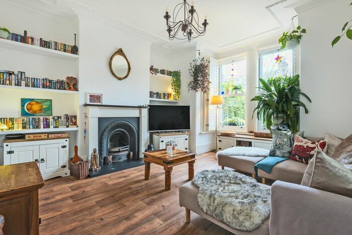 2 Bedroom Flat To Rent In Dunstans Road, London, SE22