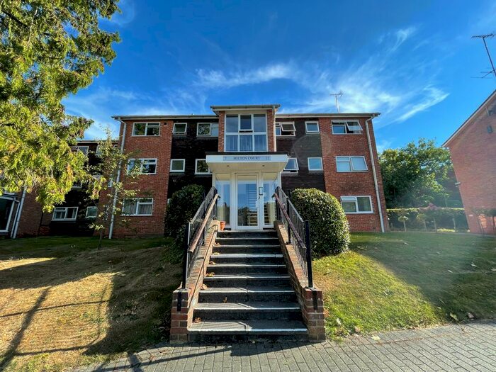 2 Bedroom Flat To Rent In Paddockhall Road, Haywards Heath, RH16
