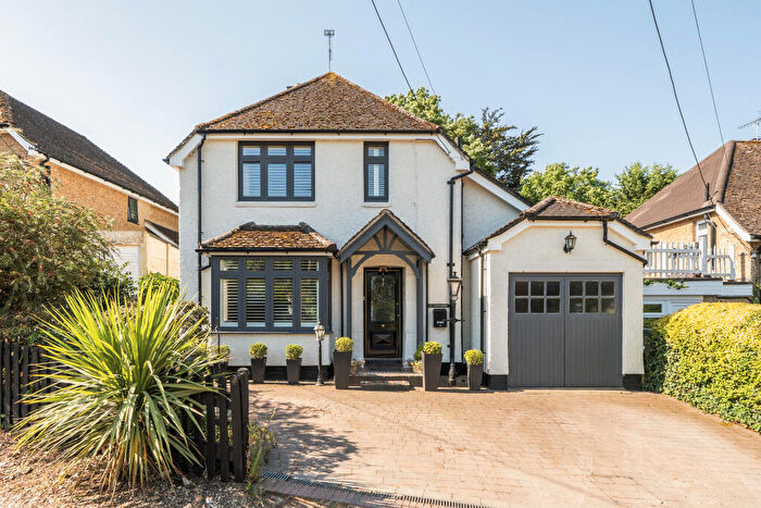 3 Bedroom Detached House For Sale In Manor Road, Winchester, SO21