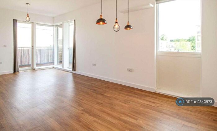 2 Bedroom Flat To Rent In Hawkey Road, Trumpington, Cambridge, CB2