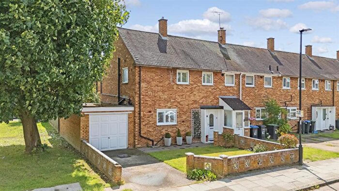 2 Bedroom End Of Terrace House For Sale In Pentrich Avenue, Enfield, EN1