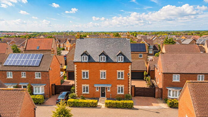 5 Bedroom Detached House For Sale In Clitheroe Croft, Kingsmead, Milton Keynes, MK4
