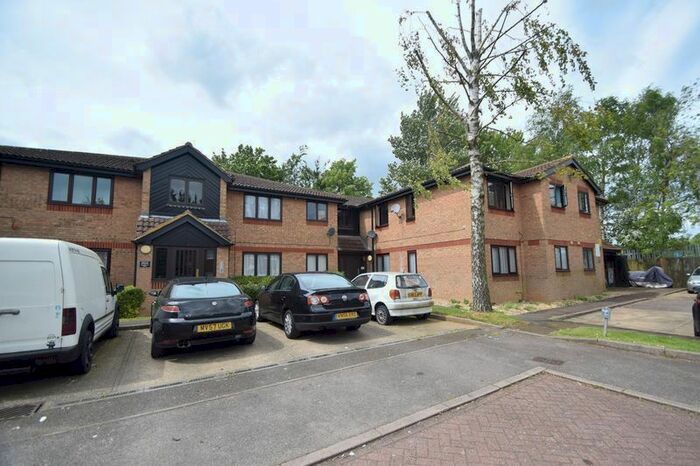 1 Bedroom Flat To Rent In Rodeheath, Leagrave, Luton, LU4