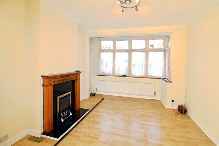 3 Bedroom Semi-Detached House To Rent In Bridgewood Road, Worcester Park, Surrey, KT4