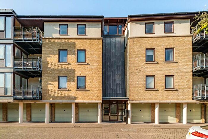 2 Bedroom Flat To Rent In Vantage Mews, Isle Of Dogs, London, E14