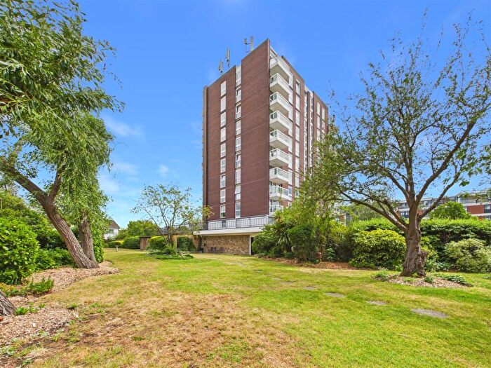 3 Bedroom House For Sale In Victoria Avenue, West Molesey, KT8