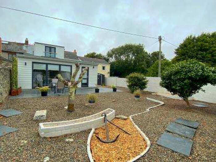 Houses for sale & to rent in PL23 1JU, Four Turnings Bungalows, Fowey